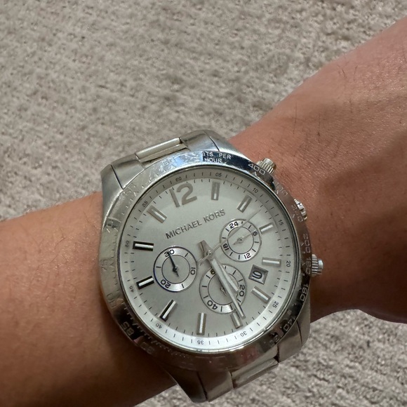 Michael Kors oversized Silver tone Watch - Picture 11 of 11